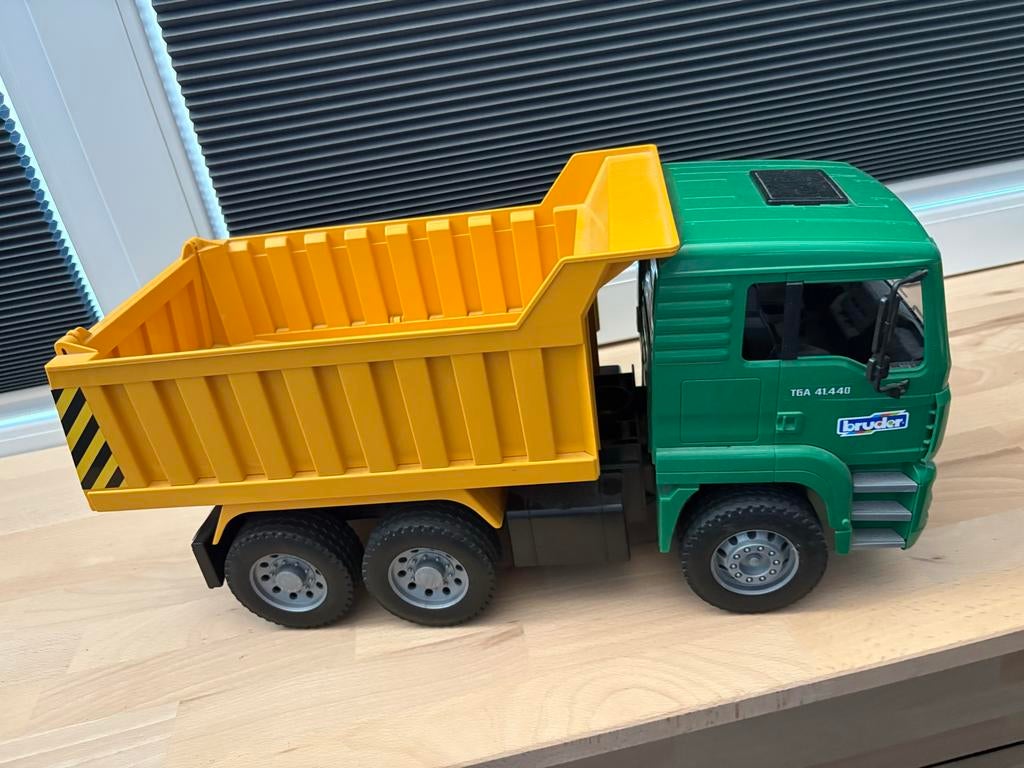 Bruder kiepwagen - Gebruikt maar in goede staat, Kinderen en Baby's, Speelgoed | Speelgoedvoertuigen, Ophalen, Gebruikt