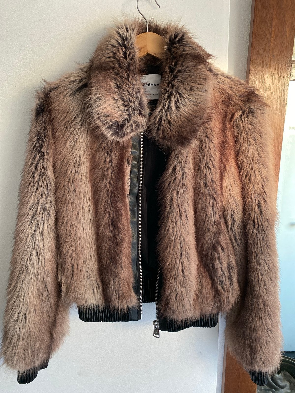 Bershka Faux Fur Bomberjack - Maat S, Kleding | Dames, Ophalen, Zo goed als nieuw, Maat 36 (S), Bruin