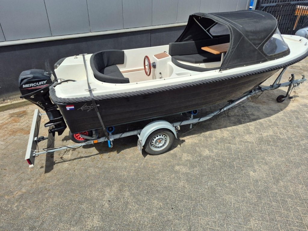 Liberty 520 Sloep Incl Mercury f15 fourstroke, Watersport en Boten, Sloepen, 5 m, Liberty, Overige typen, Gebruikt