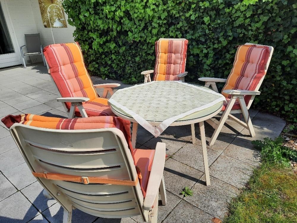 COMPLETE TUINSET CRÈMEKLEUR met KUSSENS, Tuin en Terras, Tuinsets en Loungesets, Ophalen, 4 zitplaatsen, Kunststof, Gebruikt