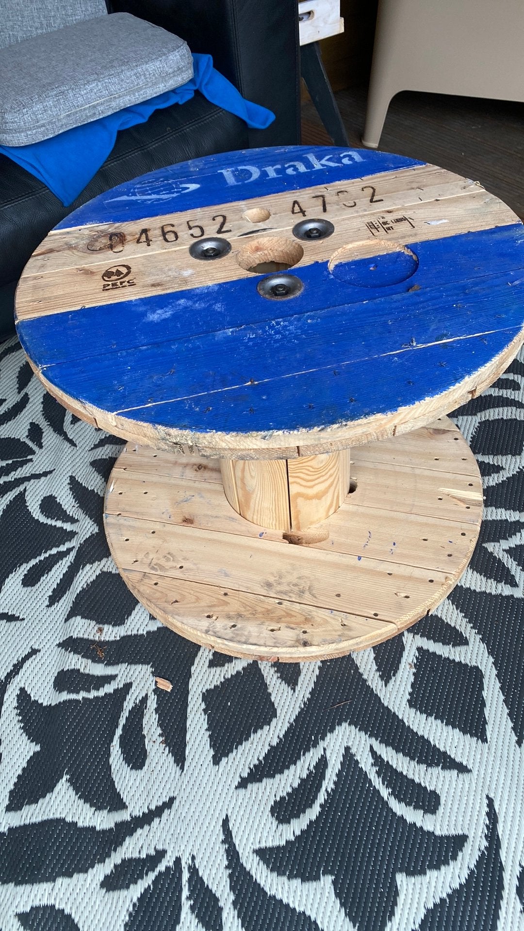 Een haspel van hout, Ophalen, Zo goed als nieuw