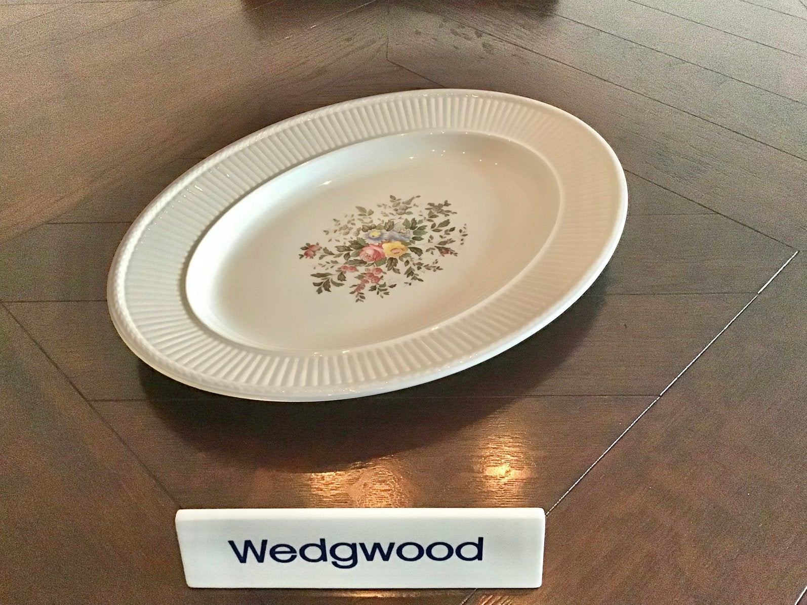Wedgwood Conway serveerschaal 29 cm, Huis en Inrichting, Ophalen of Verzenden, Schaal of Schalen, Zo goed als nieuw, Wedgwood