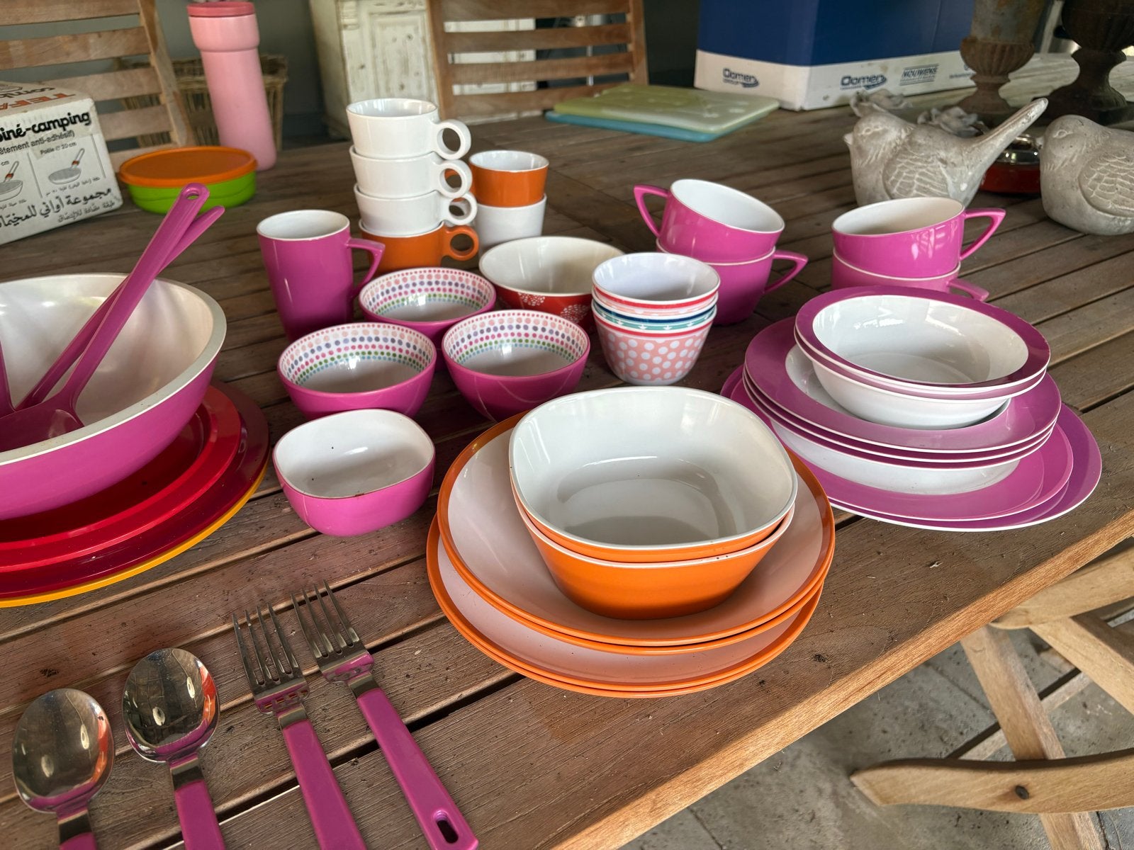 Kleurrijk servies set - Roze, Oranje, Wit Mepal, Ophalen of Verzenden, Zo goed als nieuw