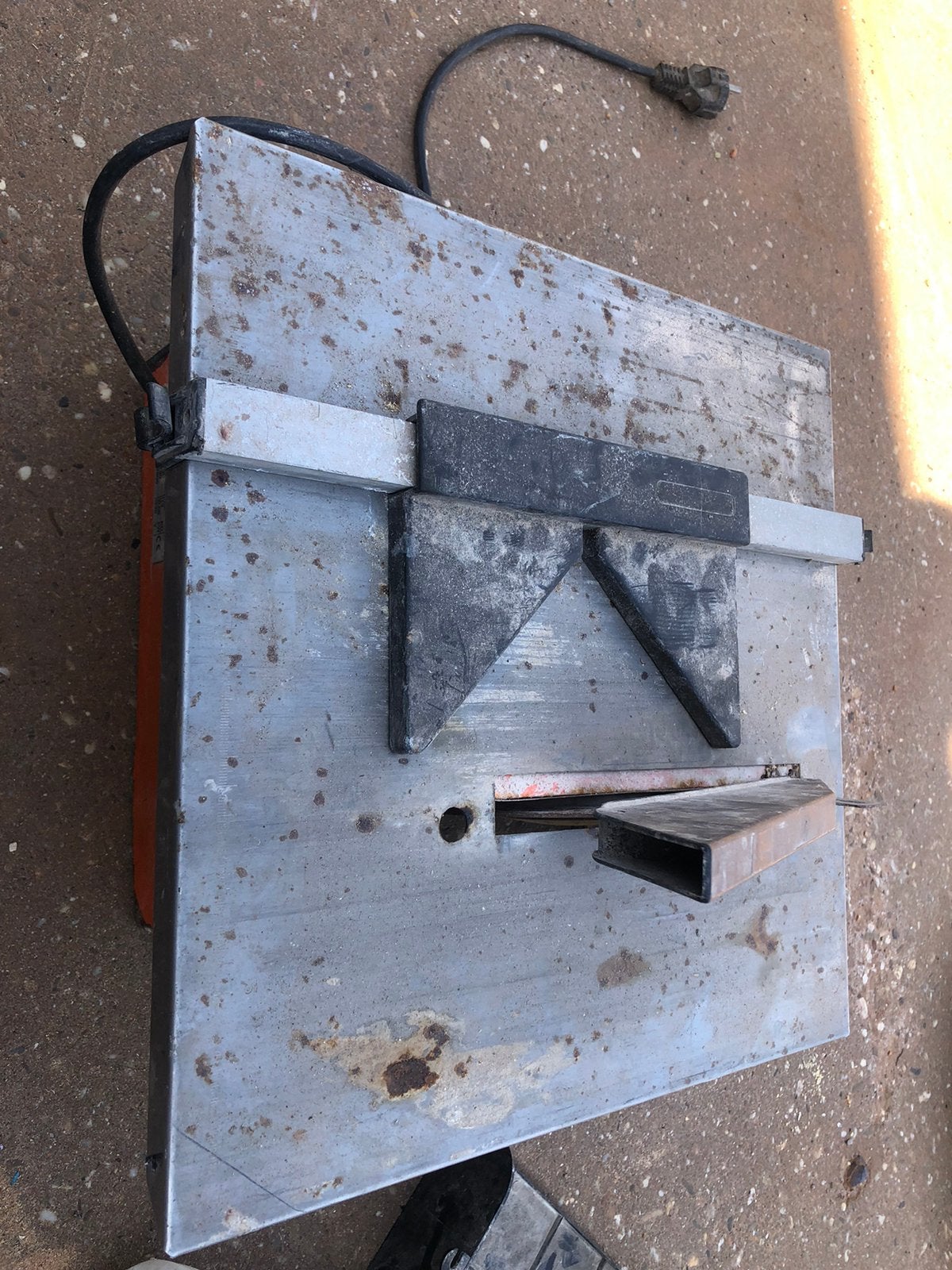 Van voorden tafel zaag nat, Doe-het-zelf en Verbouw, Ophalen, Minder dan 30 mm, Gebruikt, Cirkelzaag