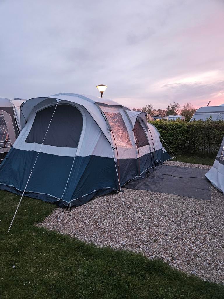 Quechua 6.3 Fresh & Black – 6 persoons familietent, Caravans en Kamperen, Tenten, Ophalen