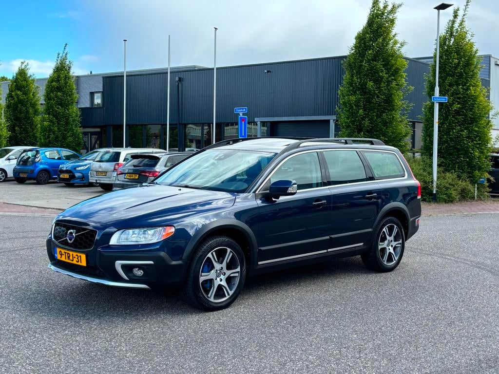 Volvo XC70 2.0 D4 FWD Nordic+ Schuifdak Leder Navi Trekhaak, Euro 6, Diesel, Te koop, 750 kg
