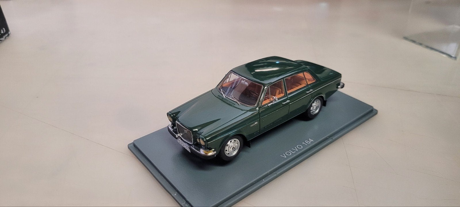 Neo scale Volvo 164 donkergroen, Ophalen of Verzenden, Zo goed als nieuw, Auto, Overige merken