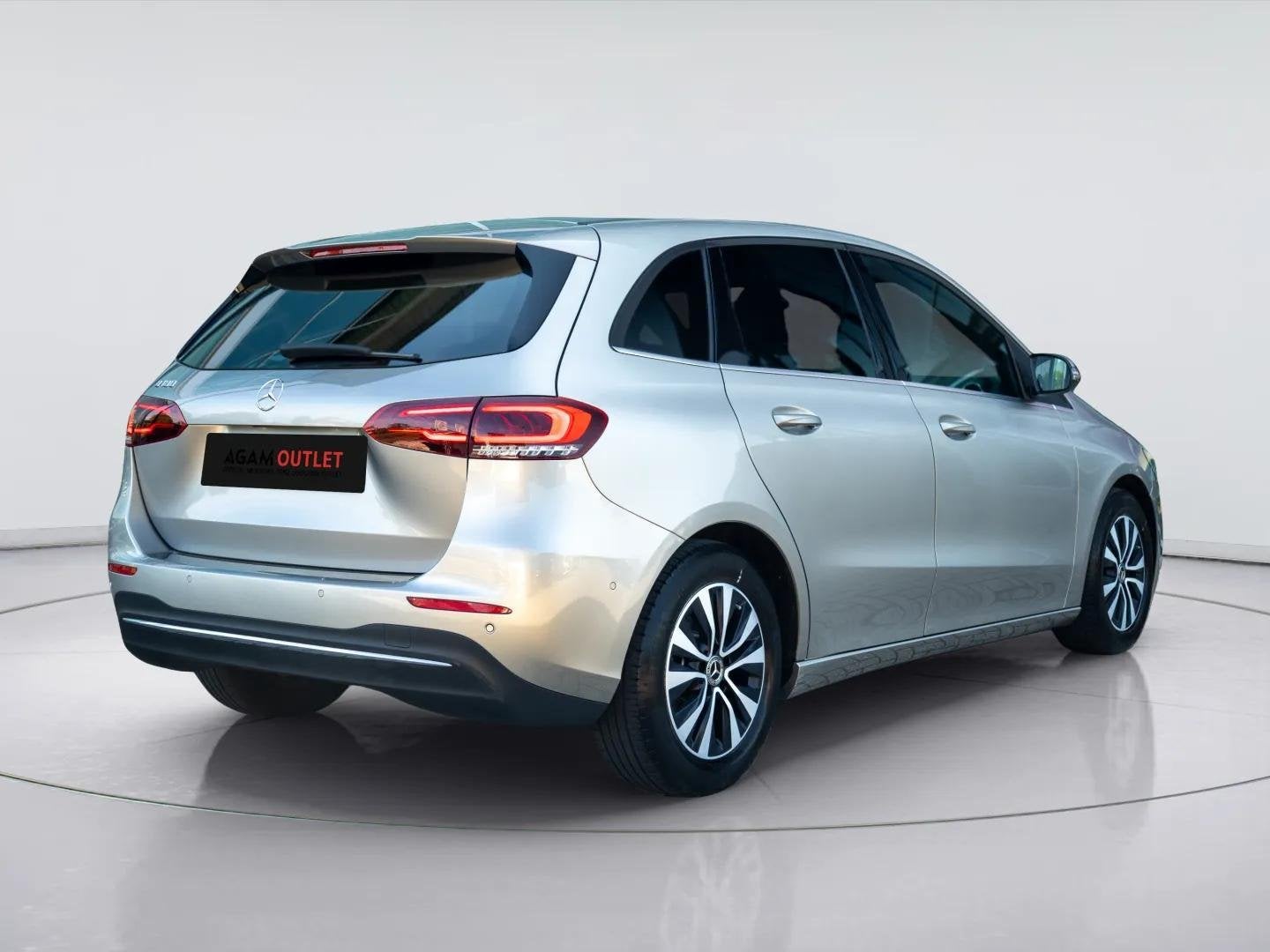 Mercedes-Benz B-Klasse 180 Business Solution Luxury, Auto's, 136 pk, Gebruikt, 4 cilinders, Leder en Stof