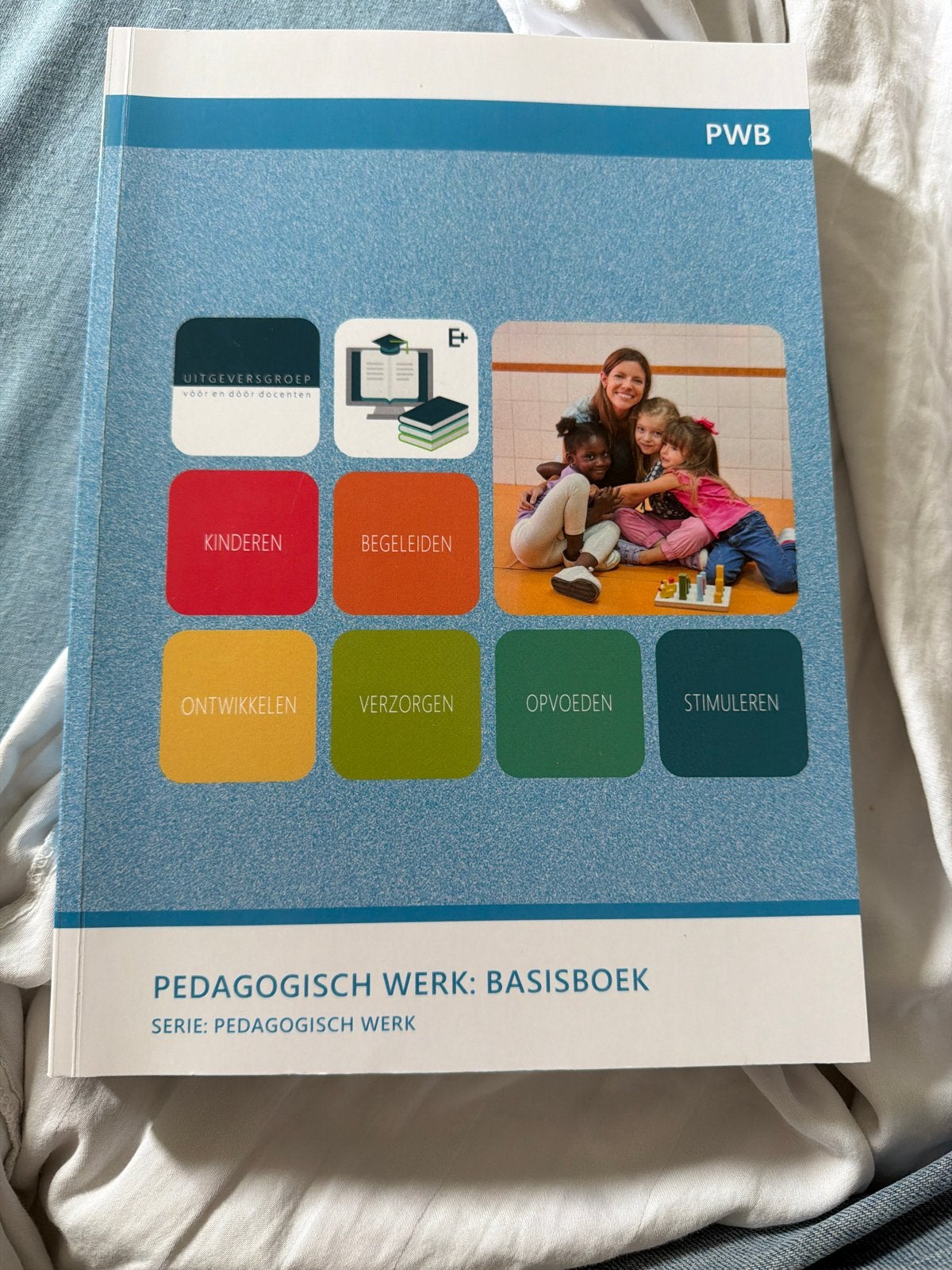 Pedagogisch Werk Basisboek PWB Nieuw - Uitgeversgroep, Ophalen, Nieuw, Overige niveaus, Overige vakken