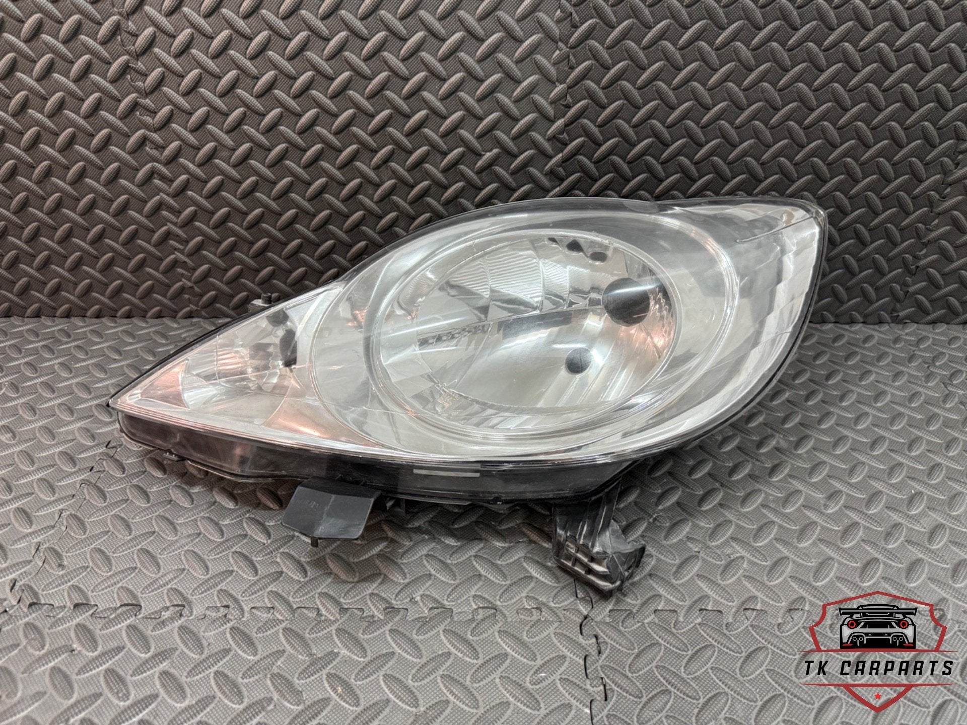 Peugeot 107 halogeen koplamp links, Auto-onderdelen, Taurusavenue 1
2132 LS  Hoofddorp, NL, Gebruikt, Contact.group@renault.com