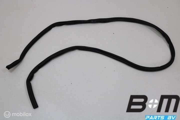 Motorkap rubber VW Touareg 7P 7P6823707A, Gebruikt
