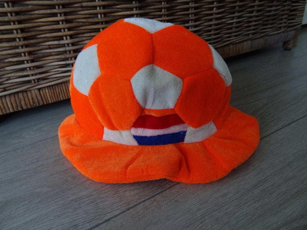 NIEUW! Oranje Voetbal Muts >Snelle Verzending!<, Ophalen of Verzenden, Nieuw, Overige binnenlandse clubs, Pet of Muts