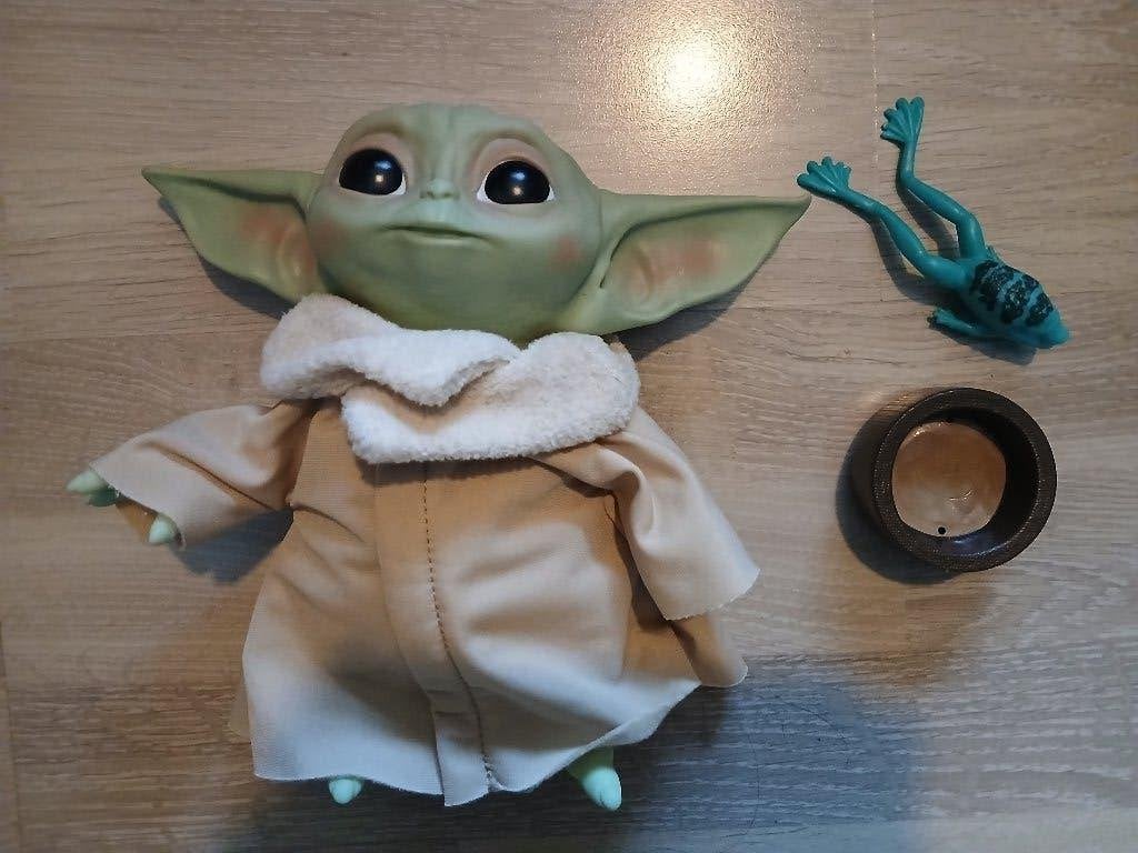 Baby Yoda met bakje en kikker, Ophalen of Verzenden, Zo goed als nieuw, Overige typen