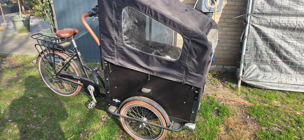 Bakfiets met trapondersteuning - Zo goed als nieuw, Fietsen en Brommers, Fietsen | Bakfietsen, Huif, Zo goed als nieuw, 2 kinderen