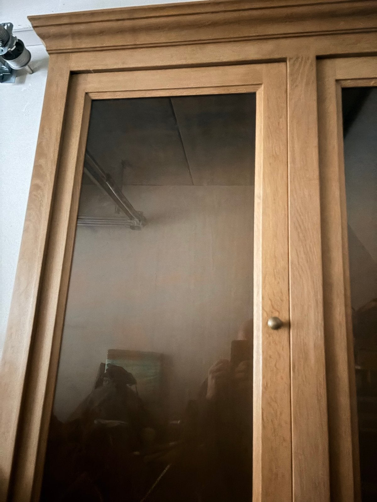 Eikenhouten Vitrinekast met Glazen Deuren en Lades, Ophalen, Gebruikt