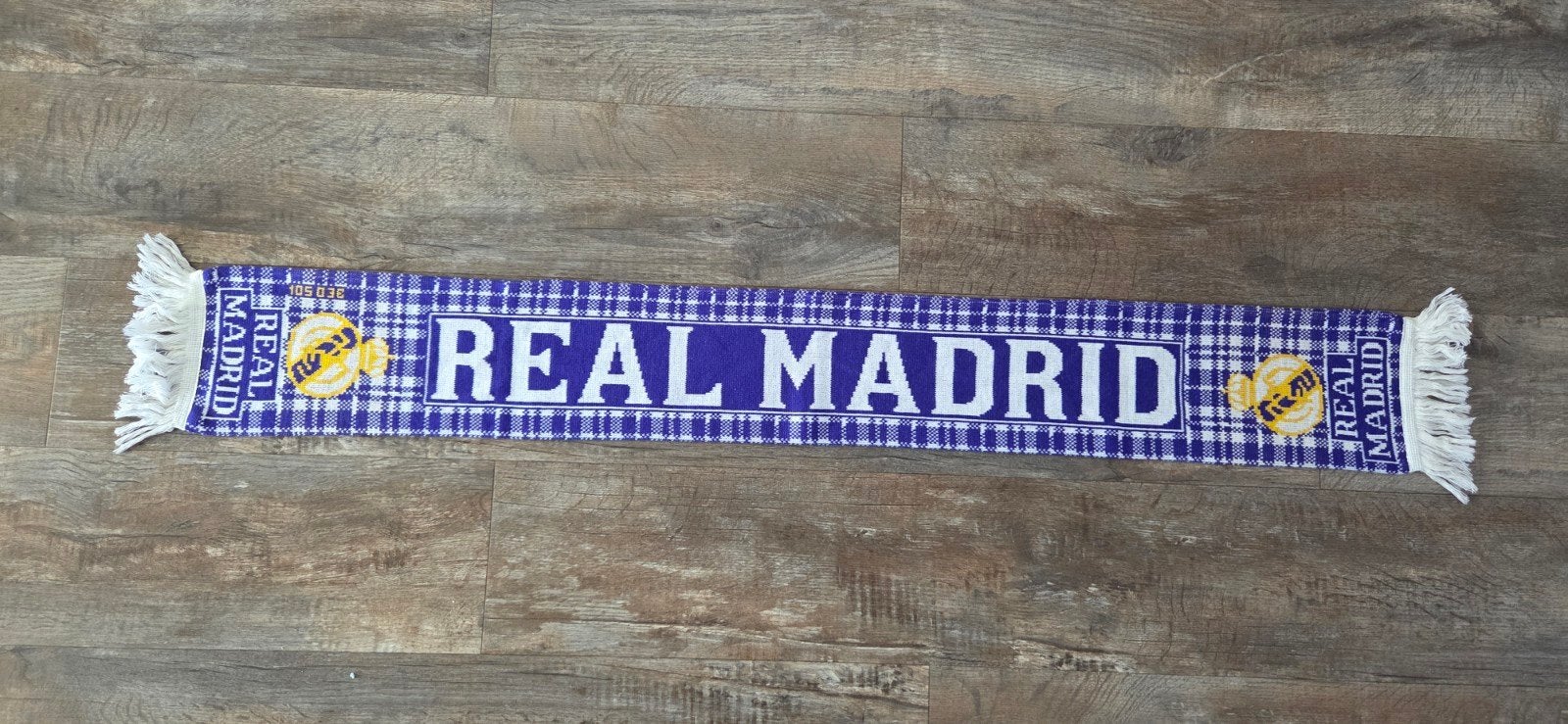 Sjaal Real Madrid, Verzamelen, Sportartikelen en Voetbal, Ophalen of Verzenden, Zo goed als nieuw, Buitenlandse clubs, Vaantje of Sjaal