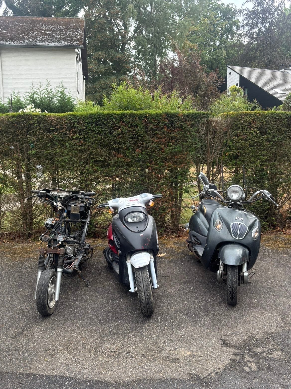 3 scooters, Fietsen en Brommers, Ophalen, Zo goed als nieuw, Benzine, Overige merken