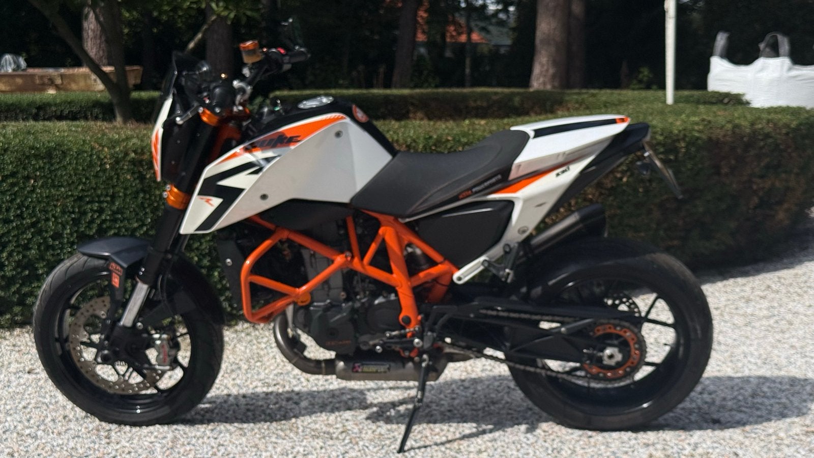 KTM 690 Duke met volledige Akrapovic uitlaat, Ophalen of Verzenden