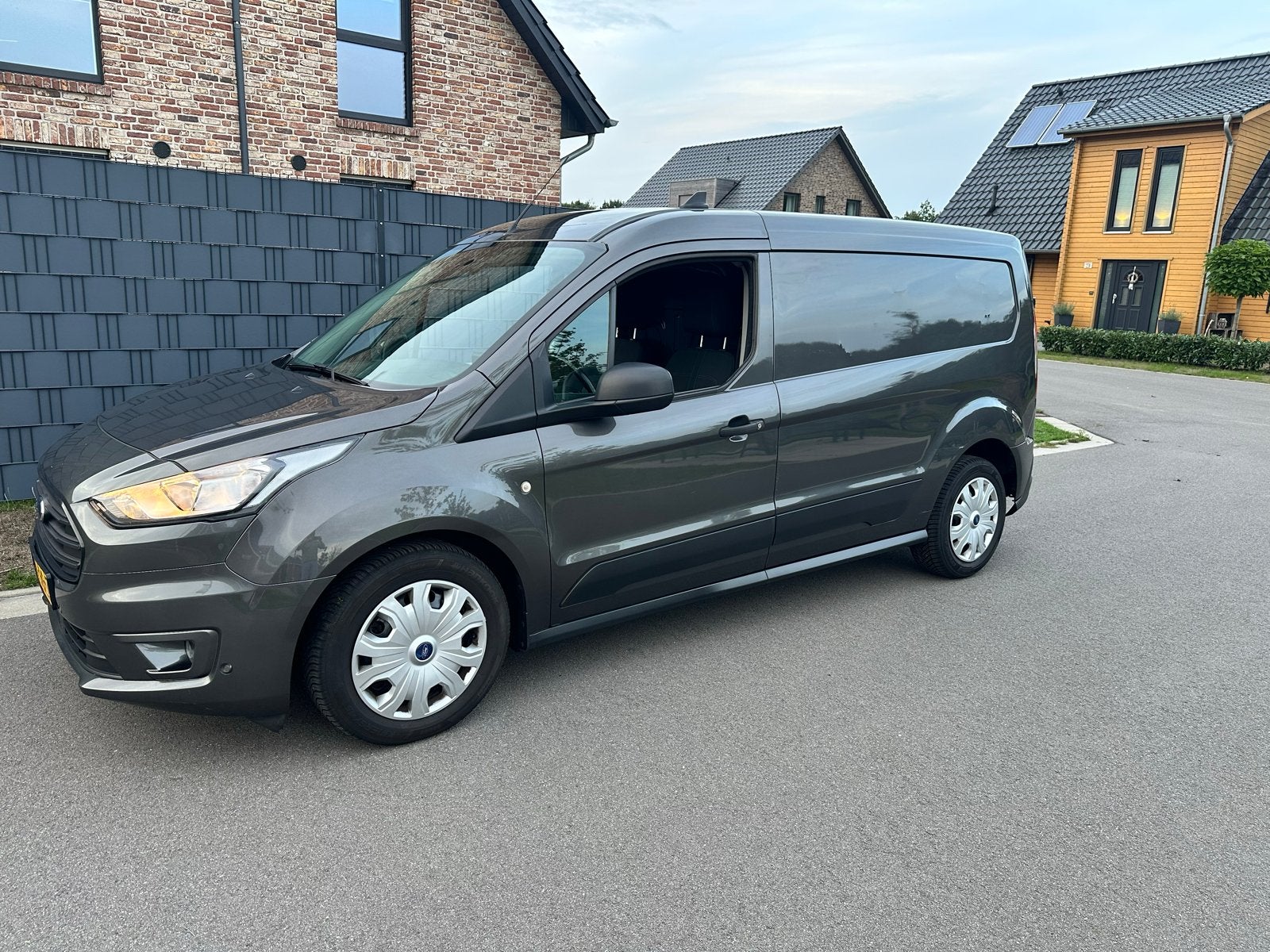 Ford Transit Connect l2  1.5 Tdci 100pk 2020 Grijs, Auto's, 4 cilinders, Origineel Nederlands, Ford, Zilver of Grijs