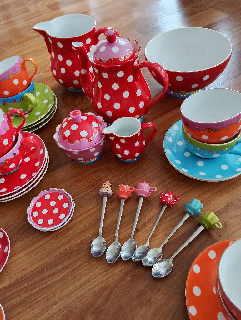 Oilily servies met stippen en gouden randjes, Ophalen, Overige merken, Keramiek, Zo goed als nieuw