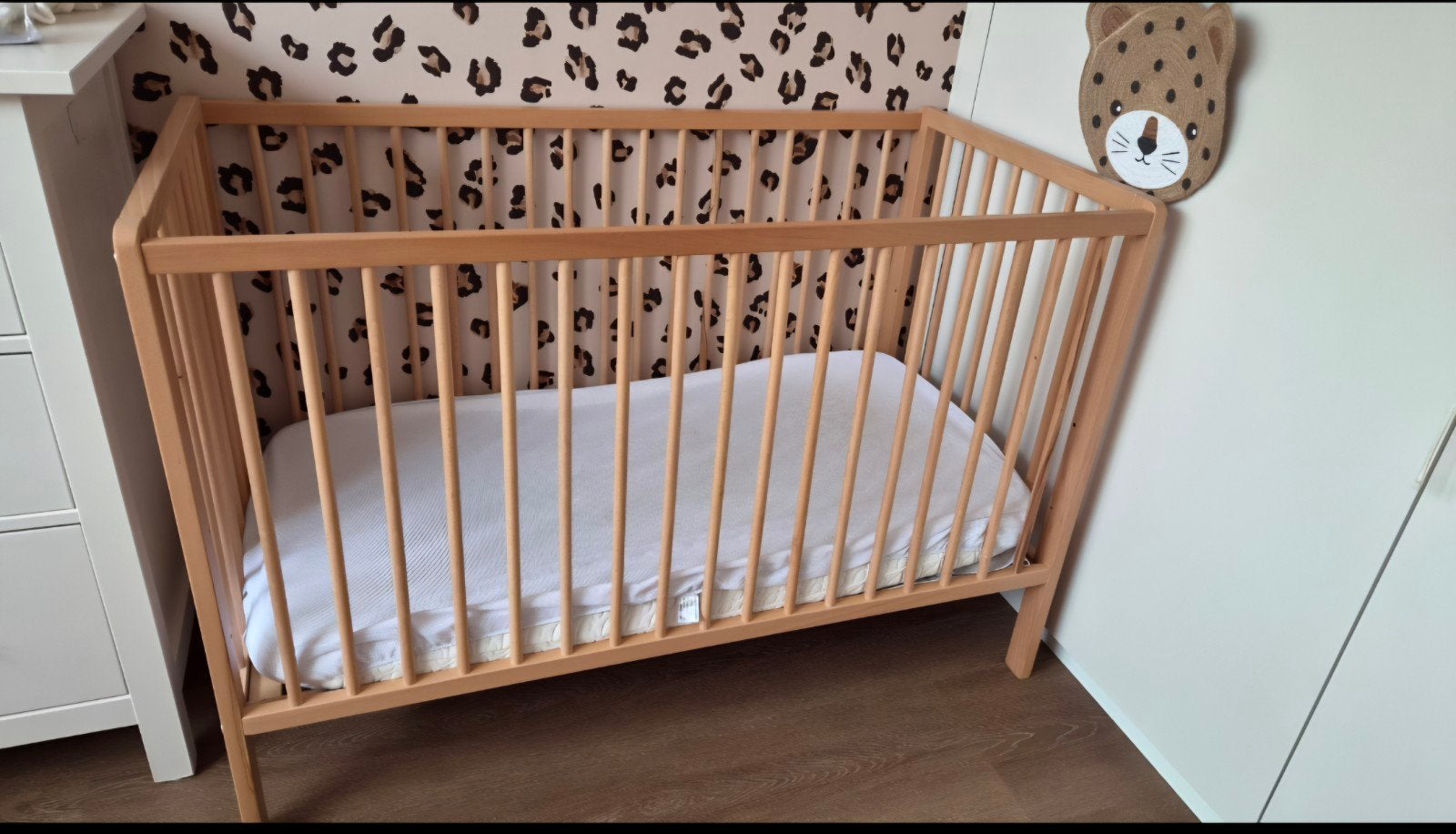 Singlar ledikant met Aerosleep matras en hoeslakens, Ophalen, Zo goed als nieuw, Ledikant