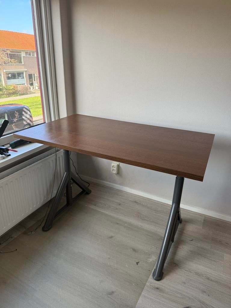 IKEA IDÅSEN bureau 120x70 cm, Huis en Inrichting, Bureaus, Zit-sta bureau, Gebruikt, 120 cm, Hout