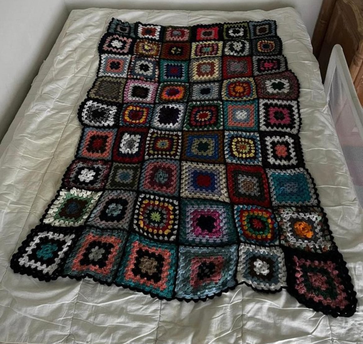 Gehaakte sprei van gekleurde granny squares, Kinderen en Baby's, Anti-allergisch, Overige merken, Ophalen of Verzenden, Zo goed als nieuw