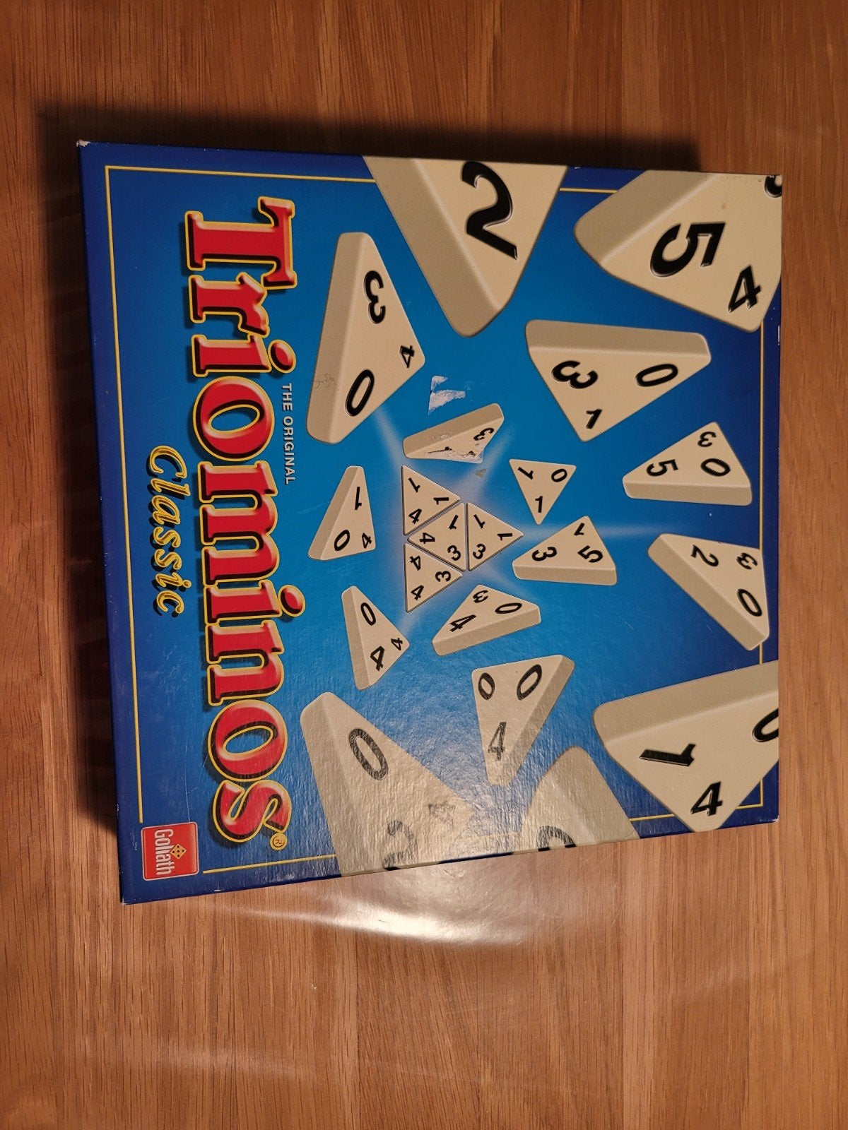Triominos Classic - Het originele driehoekdominospel, Drie of vier spelers, Ophalen of Verzenden, Zo goed als nieuw, Goliath