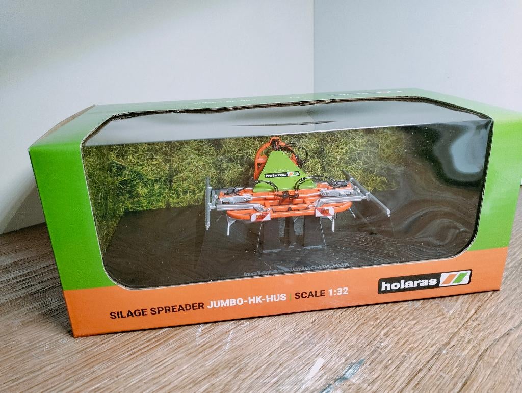 Te koop UH Holaras Jumbo-HK-HUS kuilverdeler., Hobby en Vrije tijd, Modelauto's | 1:32, Nieuw, Tractor of Landbouw, Universal Hobbies