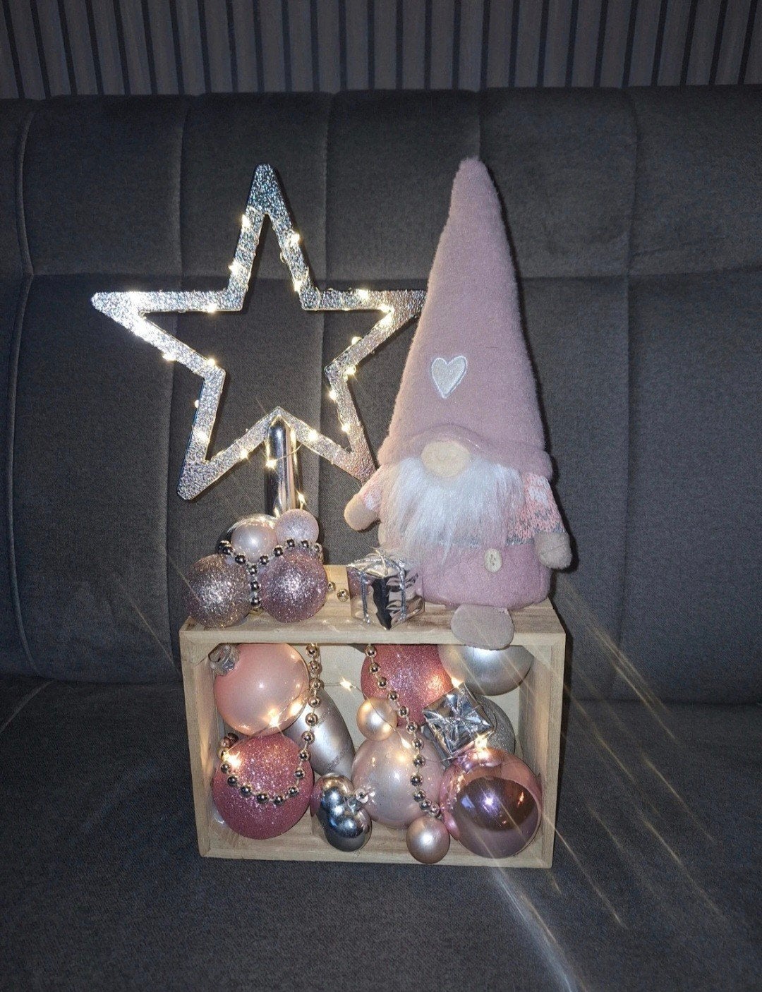 kerststuk met gnoom, Diversen, Kerst, Ophalen of Verzenden