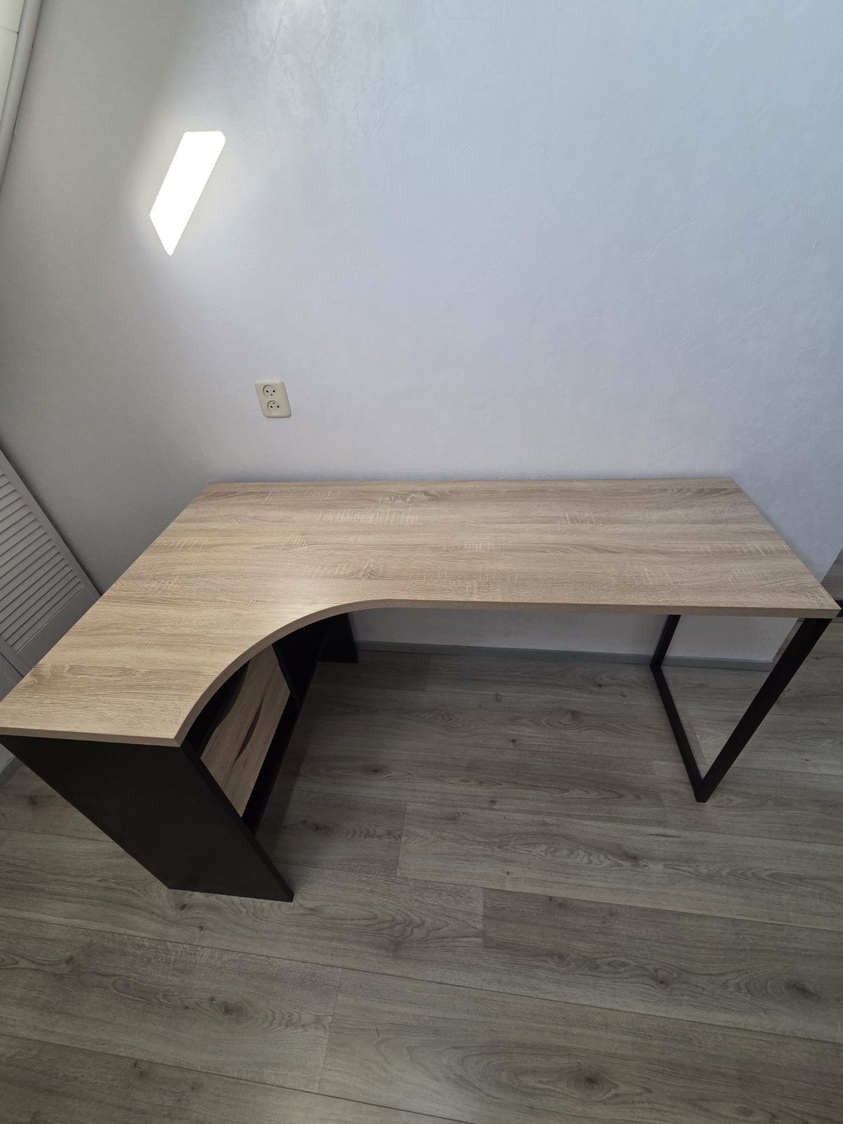 Bureau zwart eiken H77 x B145 x D81, Ophalen, Zo goed als nieuw