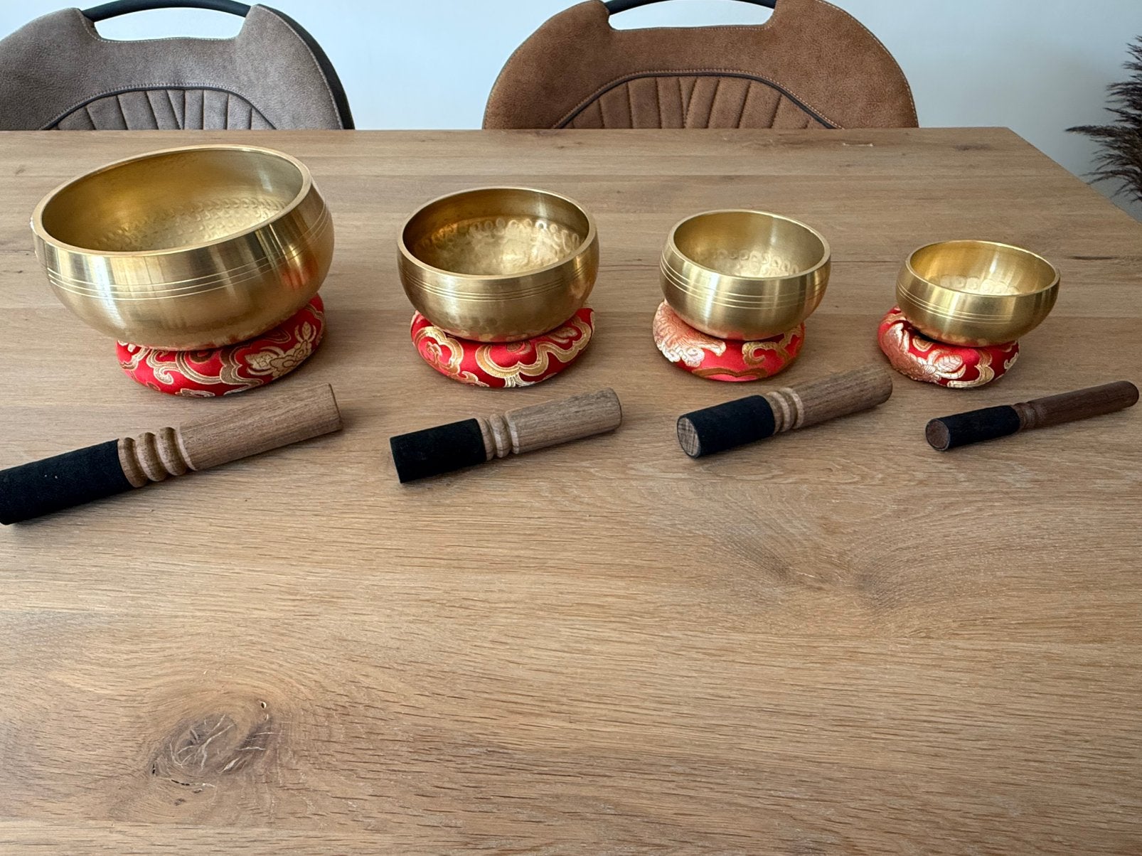 Set van 4 klankschalen compleet met klopper en kussen, Ophalen of Verzenden, Zo goed als nieuw, Overige soorten
