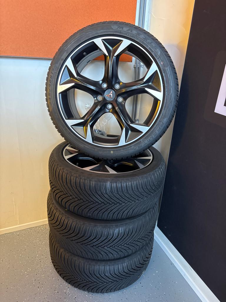 19 inch schadevrije Cupra Formentor velgen met all seasons, Auto-onderdelen, Banden en Velgen, Gebruikt, Banden en Velgen, All Season