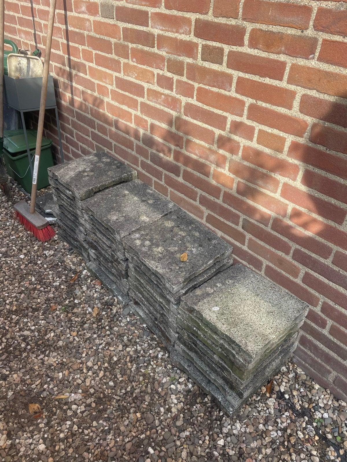 Gratis Gebruikte terrastegels, grijs, ca. 10 m², Tuin en Terras, Ophalen, Gebruikt, 10 m² of meer, Beton