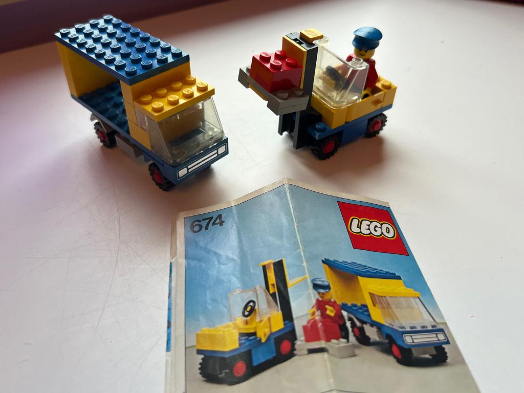 LEGO classic 674, heftruck en vrachtwagen., Ophalen of Verzenden, Zo goed als nieuw, Complete set, Lego