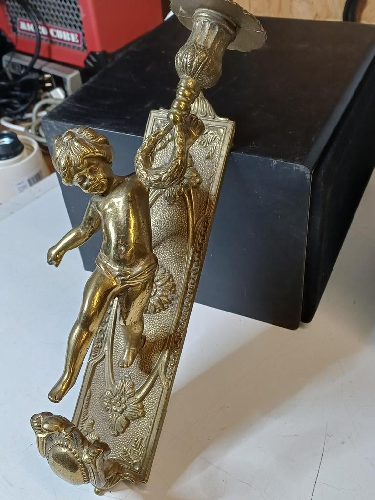 Goud vergulde Empire wandkandelaar met putti en bloemen, Antiek en Kunst, Ophalen of Verzenden, Koper of Brons