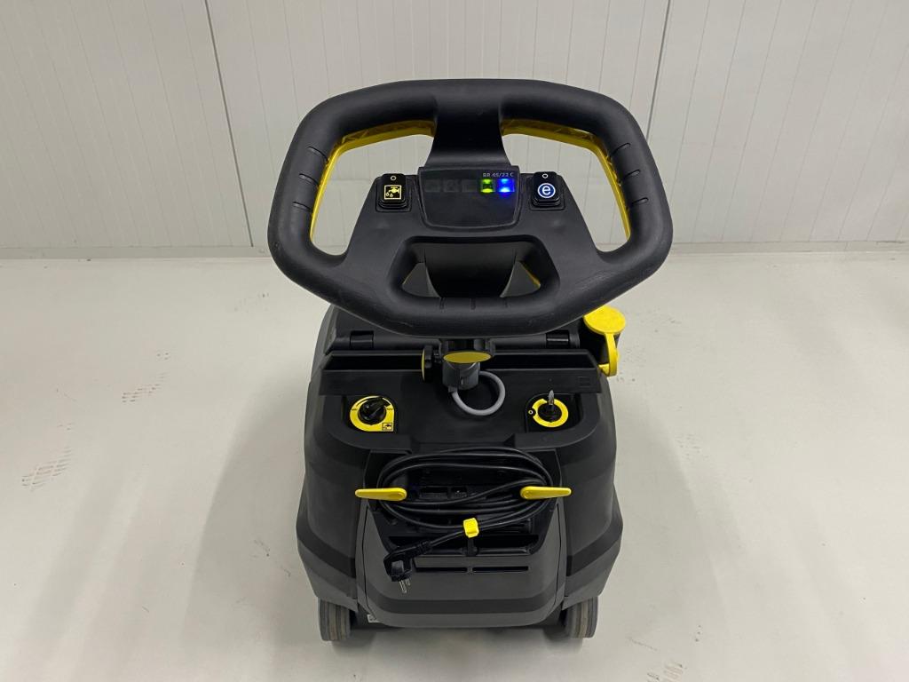 KARCHER SCHROBMACHINE BR 45/22 C Bp Pack, Ophalen of Verzenden, Zo goed als nieuw, Schrobmachine