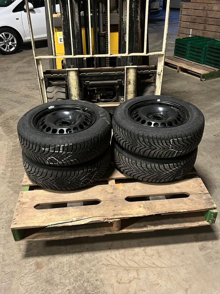 Auto wielen met winterbanden zie beschrijving, Auto-onderdelen, Banden en Velgen, 15 inch, Banden en Velgen, 185 mm, Winterbanden
