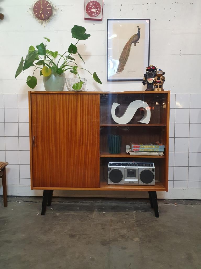 Vintage wandkast met vitrine jaren 60, Huis en Inrichting, Kasten | Wandmeubels, Zo goed als nieuw, Minder dan 100 cm, Minder dan 150 cm