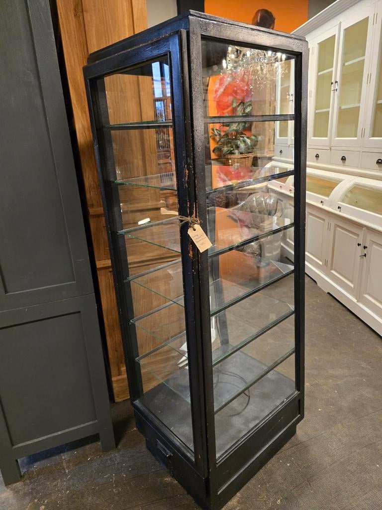 Oude bakkersvitrine | vitrinekast | museumkast zwart, Minder dan 50 cm, Met deur(en), Niet te achterhalen, Niet te achterhalen