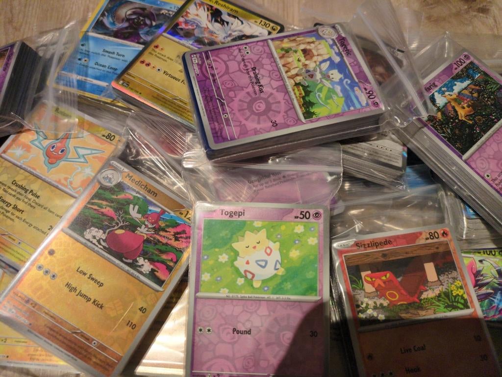 50 verschillende Pokemon kaartjes, Hobby en Vrije tijd, Ophalen of Verzenden
