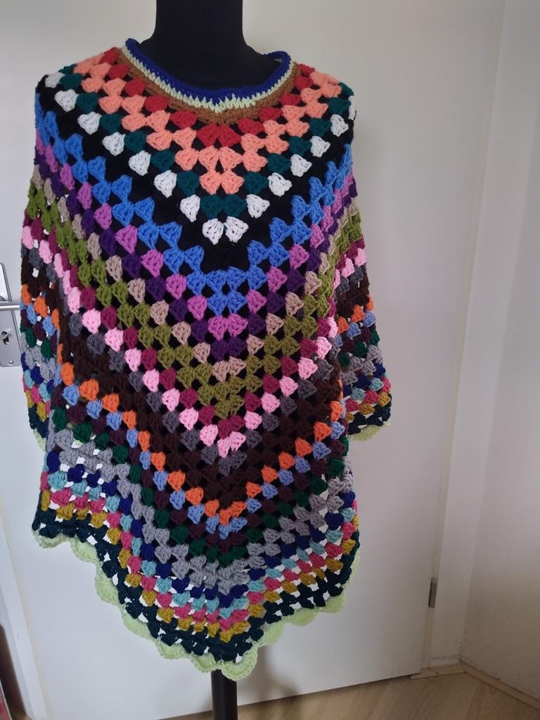 Nieuwe handgemaakte poncho, Handgemaakt, Ophalen of Verzenden, Nieuw
