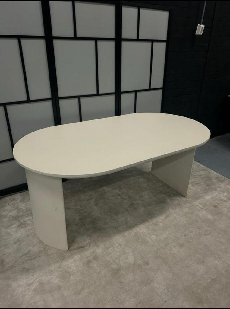 Eettafel ovaal Japandi wit hout 180cm, Info@savoireinteriors.com, Japandi, Savoire interiors, Zo goed als nieuw