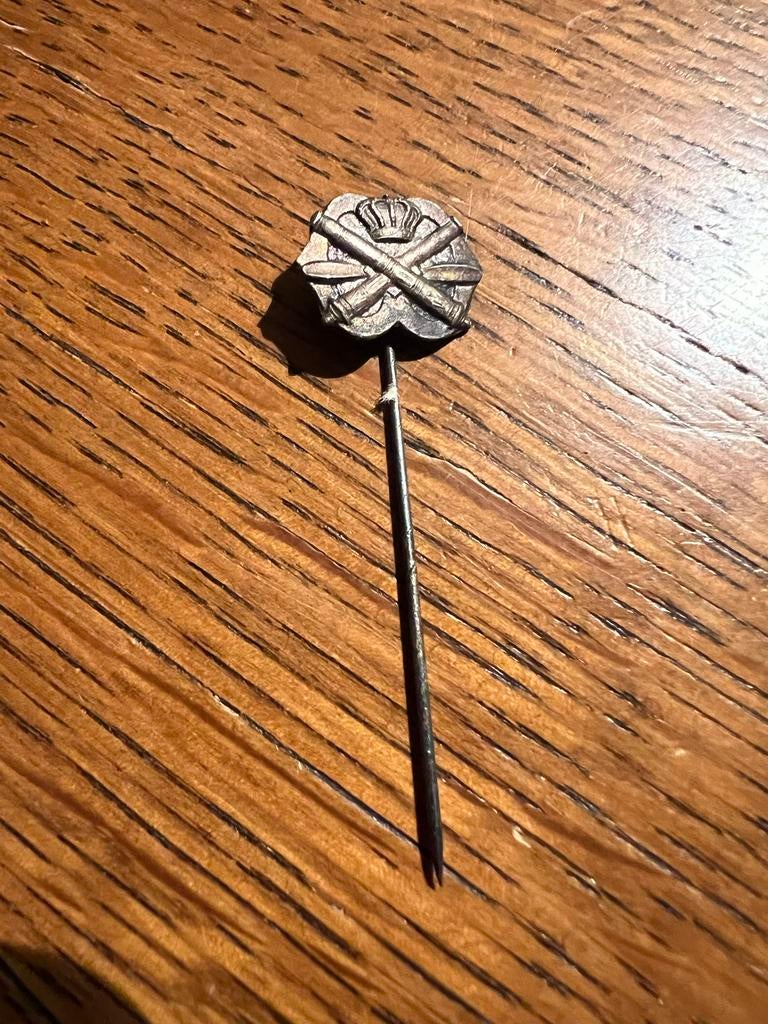 Korps Luchtdoelartillerie LUA Embleem Speldje, Verzamelen, Ophalen of Verzenden, Landmacht, Nederland, Embleem of Badge