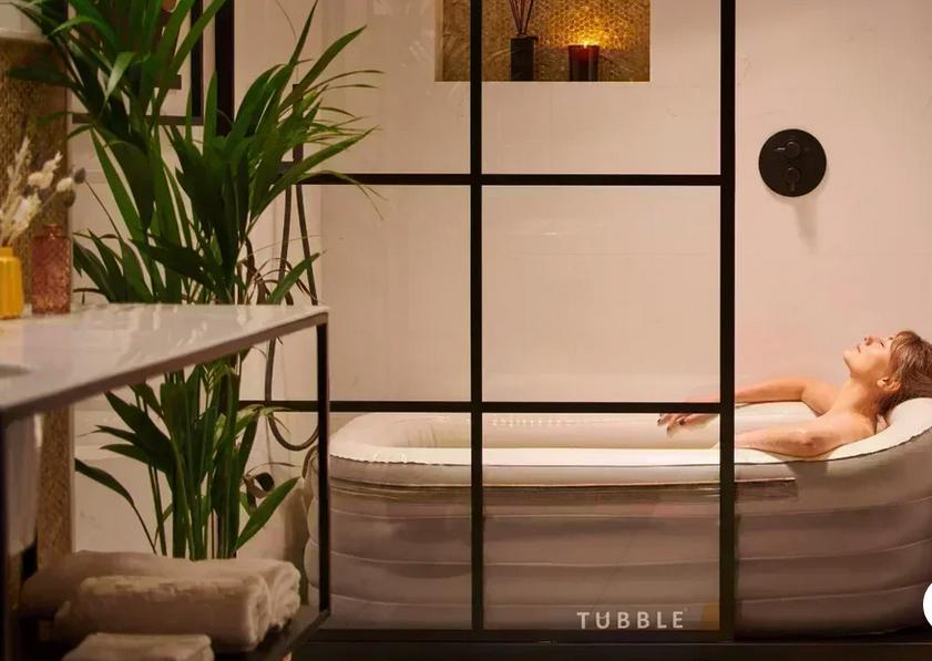 TUBBLE ROYALE AMBIENT Taupe opblaasbaar bad (groot formaat), Verzenden, Gebruikt, Pomp
