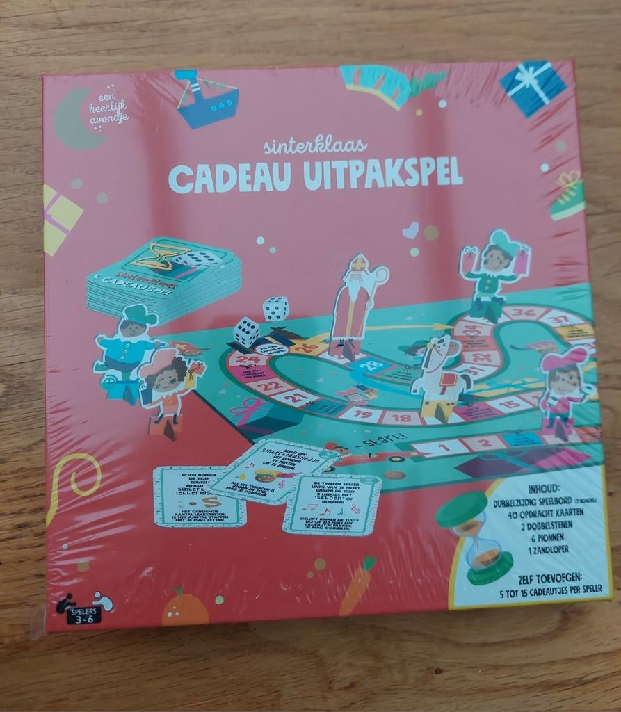 Sinterklaas cadeau uitpakspel, Ophalen of Verzenden, Zo goed als nieuw