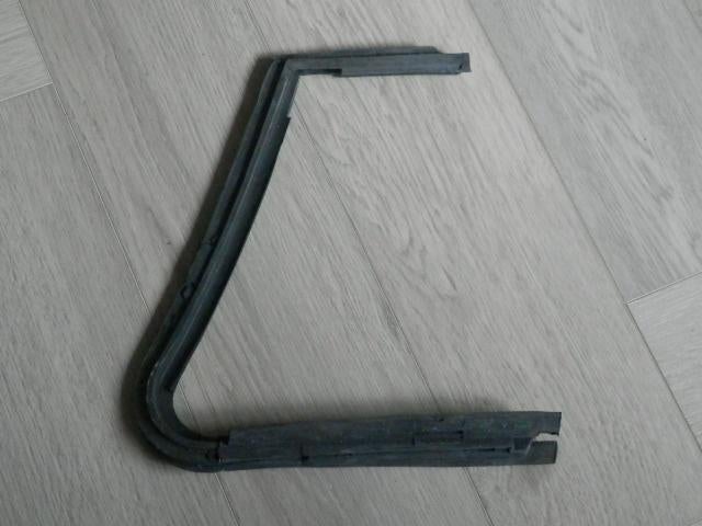 Tochtruitrubber rechts VW Kever Cabrio tot 08-1964., Ophalen of Verzenden