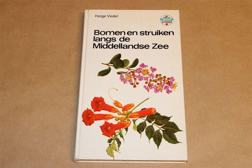 Bomen en Struiken — Natuurgids Middellandse Zee, Boeken, Natuur, Ophalen of Verzenden, Gelezen, Bloemen, Planten en Bomen