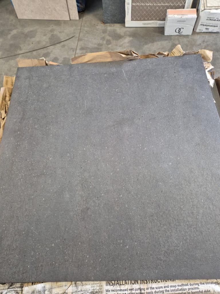 Stunt! Vloertegel Astor Dark 80x80  37 m2 nu maar € 500, Doe-het-zelf en Verbouw, Tegels, Nieuw, Vloertegels, Keramiek, 60 cm of meer