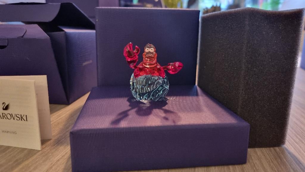 Swarovski Disney De Kleine Zeemeermin: Sebastiaan! NIEUW!, Ophalen of Verzenden, Nieuw, Figuurtje